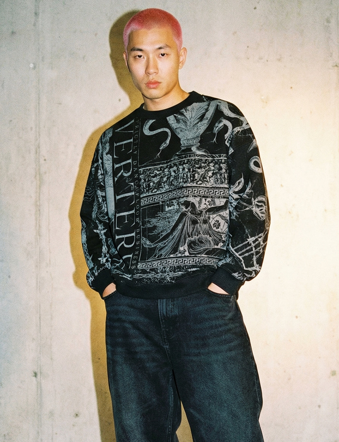 SEDUCTION SWEATER - BLACK